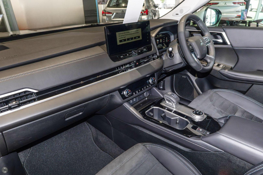 2025 Mitsubishi Outlander ZM Aspire SUV Image 6