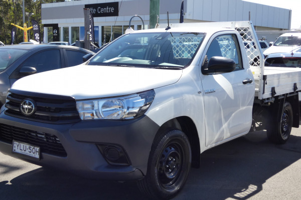 2021 Toyota HiLux TGN121R WORKMATE 4X2 Cab Chassis Image 3