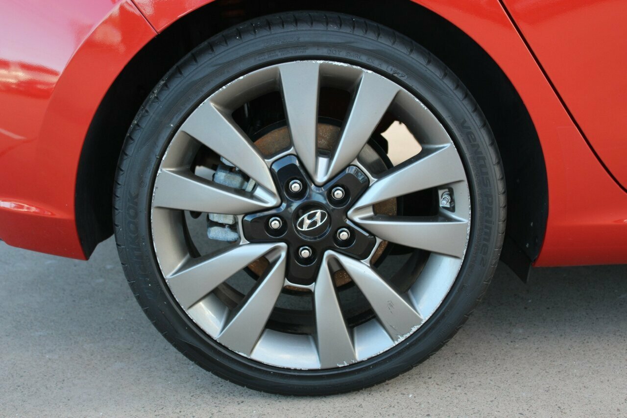 2017 MY18 Hyundai i30 PD MY18 SR D-CT Premium Hatchback Image 11