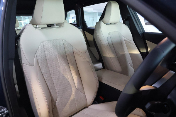 2025 BMW X3 G45 20 xDrive SUV image 10