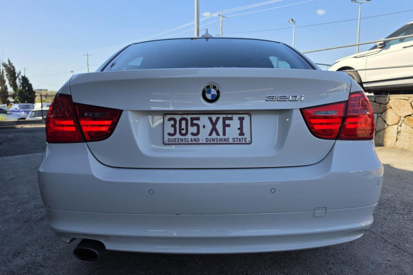 2011 BMW 3 Series E90 320i M Sport Sedan Image 10