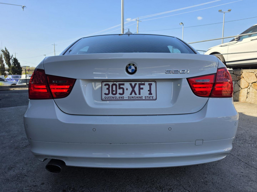 2011 BMW 3 Series E90 320i M Sport Sedan Image 10