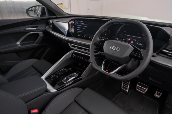 2026 Audi Q5 e-hybrid 270kW SUV image 7