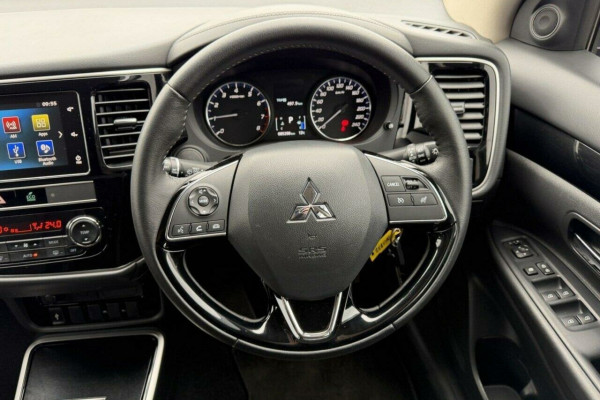 2019 Mitsubishi Outlander ZL ES SUV Image 11