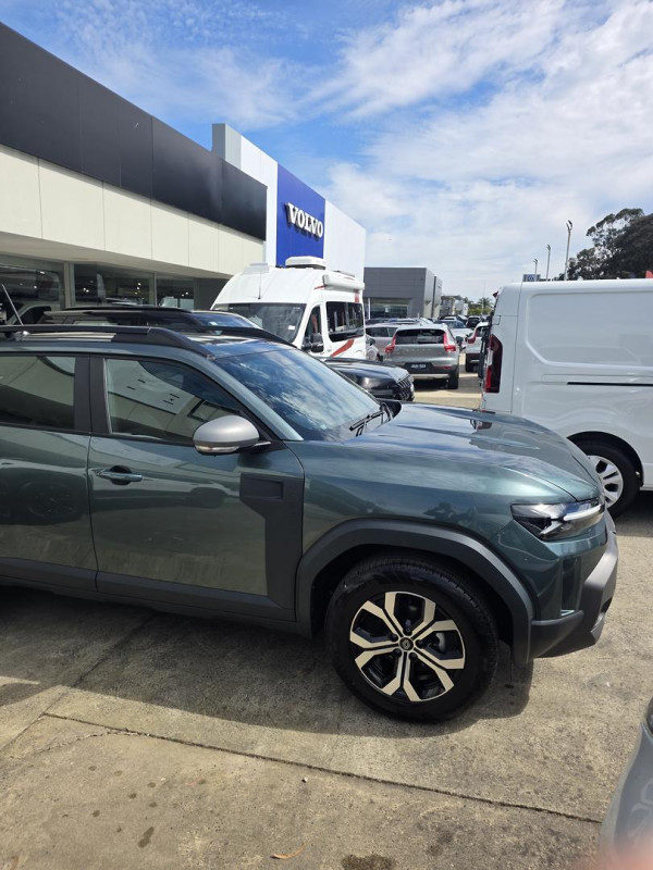 2026 Renault Duster X1311 Techno SUV image 2