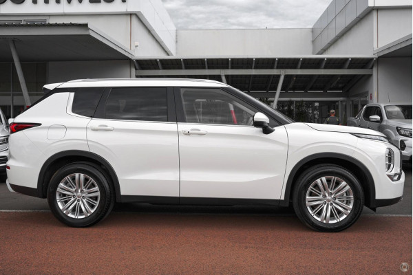 2024 Mitsubishi Outlander ZM LS SUV Image 5