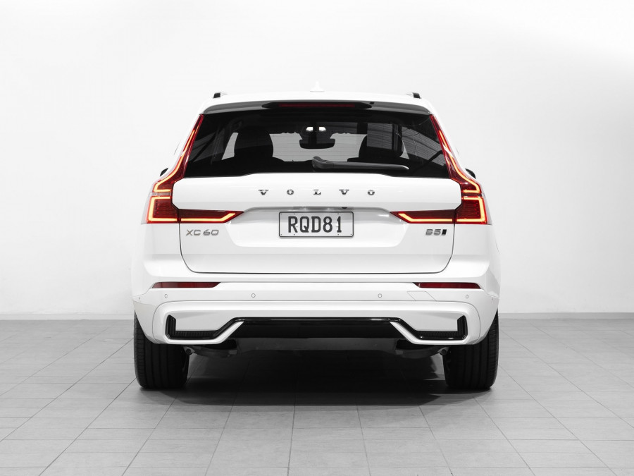 2026 Volvo XC60 UZ B5 Ultra Dark 2L Petrol Hybrid AWD SUV Image 7