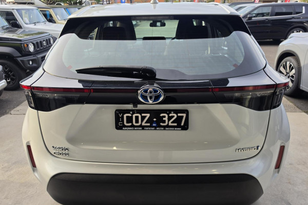 2023 Toyota Yaris Cross MXPB10R GX SUV Image 7