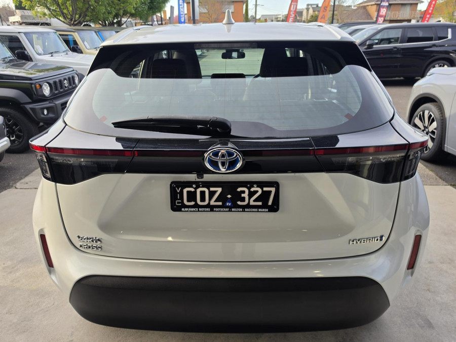 2023 Toyota Yaris Cross MXPB10R GX SUV Image 7