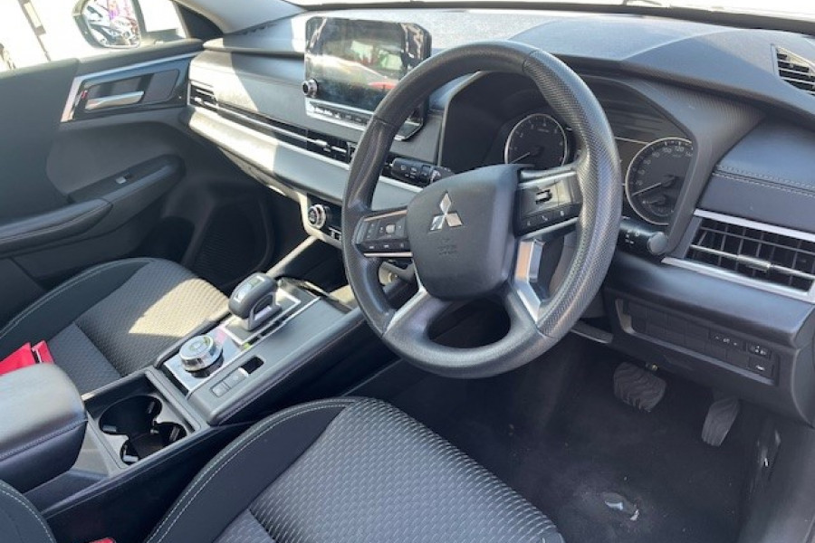 2021 MY22 Mitsubishi Outlander ZM ES Wagon Image 23