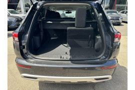 2024 Mitsubishi Outlander ZM LS SUV