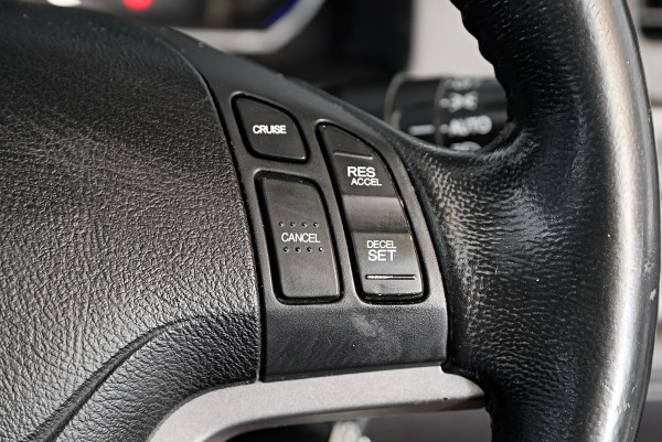 2011 Honda CR-V RE Luxury SUV image 11