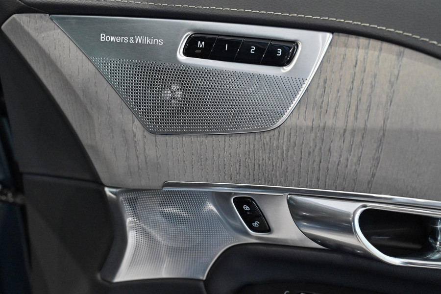 2024 MY25 Volvo XC90  Ultra T8 Plug-In Hybrid SUV Image 20