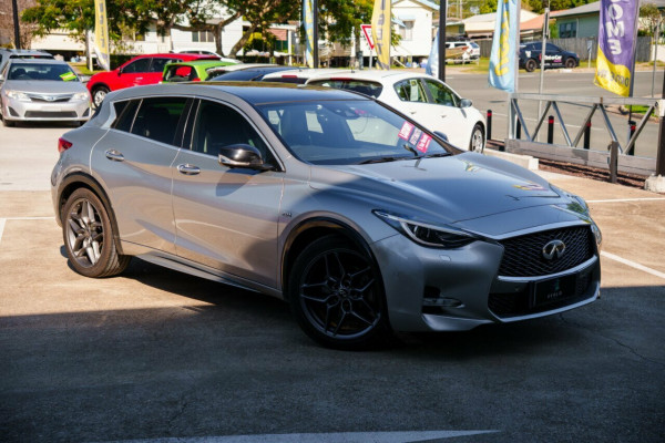 2017 Infiniti Q30 H15 Sport Premium D-CT Wagon Image 1