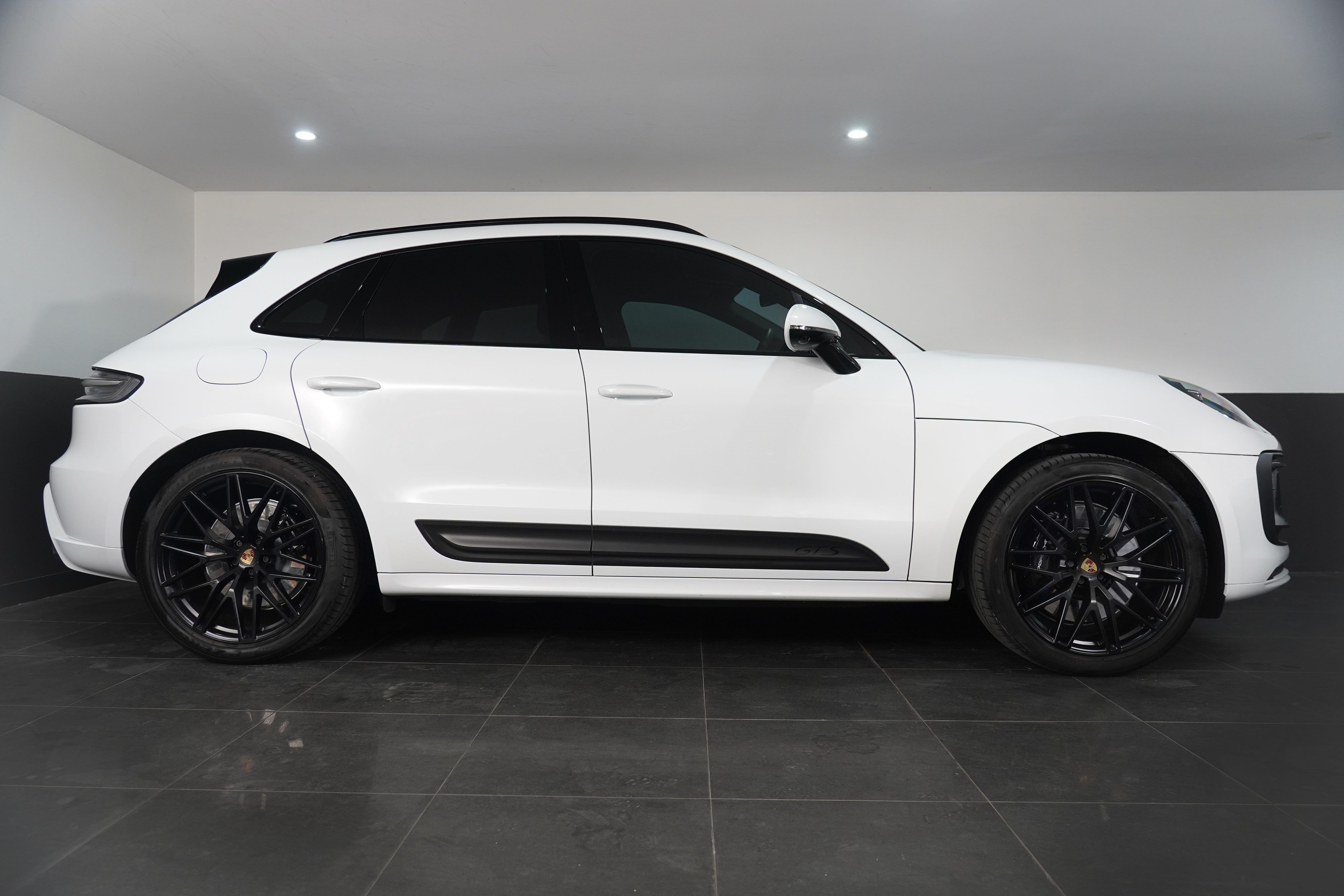 2022 Porsche Macan GTS SUV Image 13