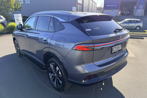 2026 MG HS Super Hybrid Essence SUV Image 3