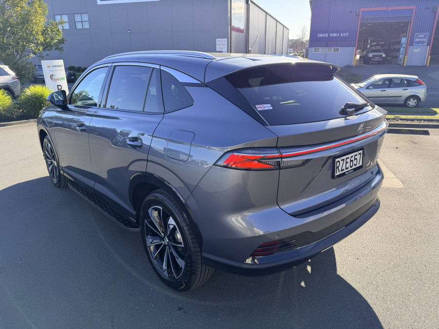 2026 MG HS Super Hybrid Essence SUV Image 3