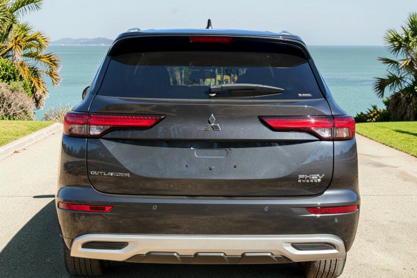 2025 MY24 Mitsubishi Outlander ZM PHEV Exceed SUV Image 5