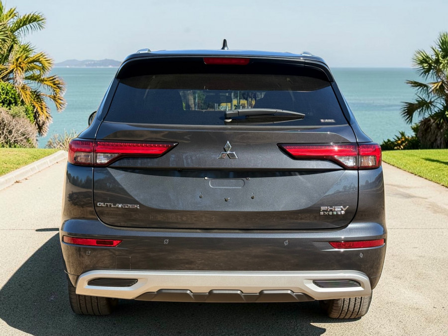 2025 MY24 Mitsubishi Outlander ZM PHEV Exceed SUV Image 5
