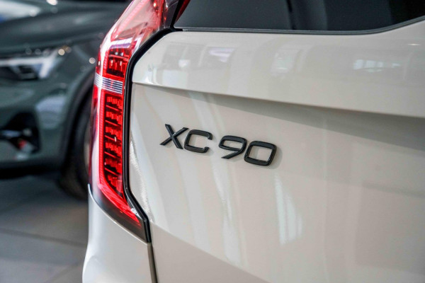 2026 Volvo XC90 L Series Black Edition SUV Image 11