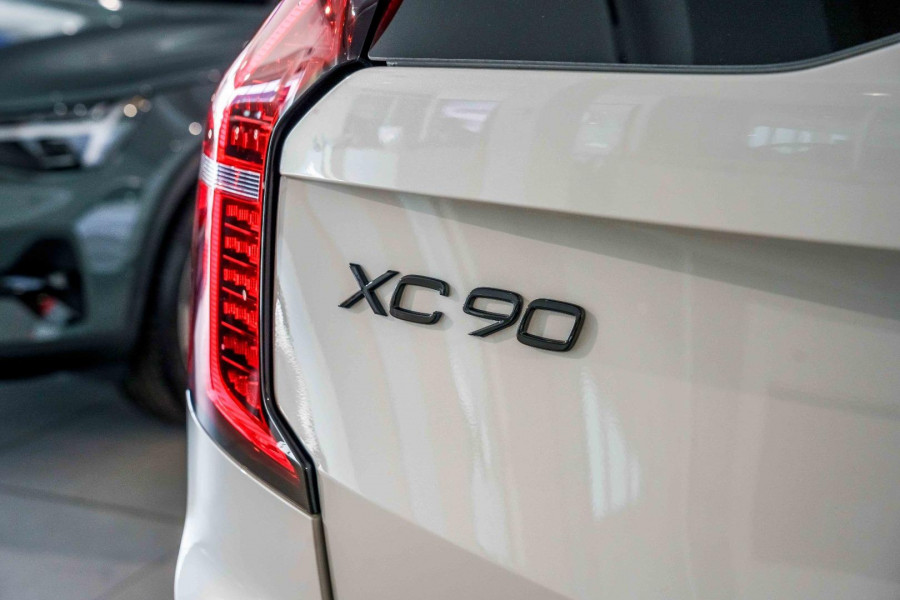 2026 Volvo XC90 L Series Black Edition SUV Image 11