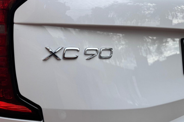 2026 Volvo XC90 L Series Ultra B5 Dark SUV Image 7
