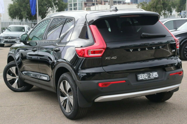 2025 MY26 Volvo XC40 XZ Plus B4 SUV Image 3