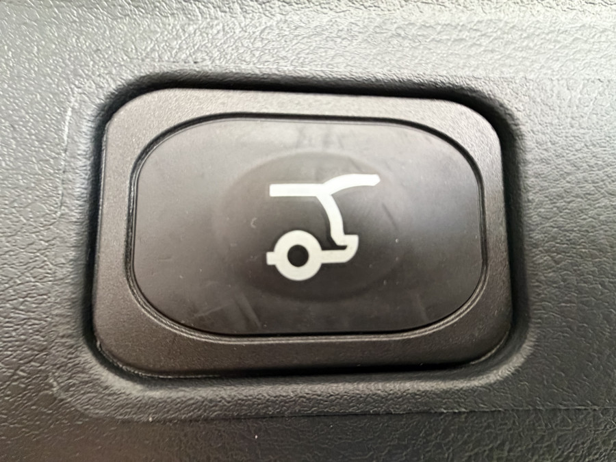 2026 MY26.5 Ford Everest UB Sport SUV Image 16