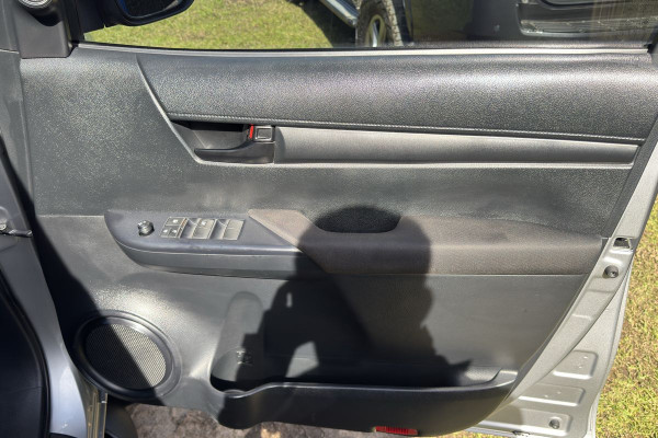 2023 Toyota HiLux GUN126R SR Cab Chassis Image 2