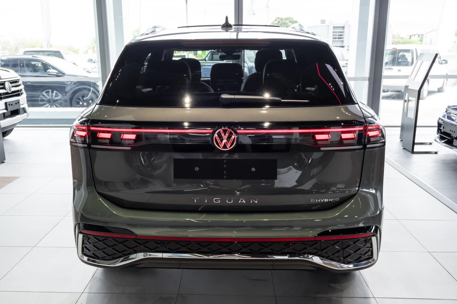 2026 Volkswagen Tiguan CT 200TSI eHybrid R-Line SUV Image 5