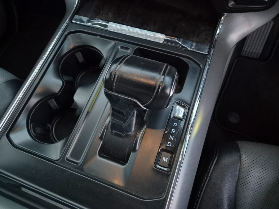 2023 Ford F-150  Lariat Dual Cab Image 15