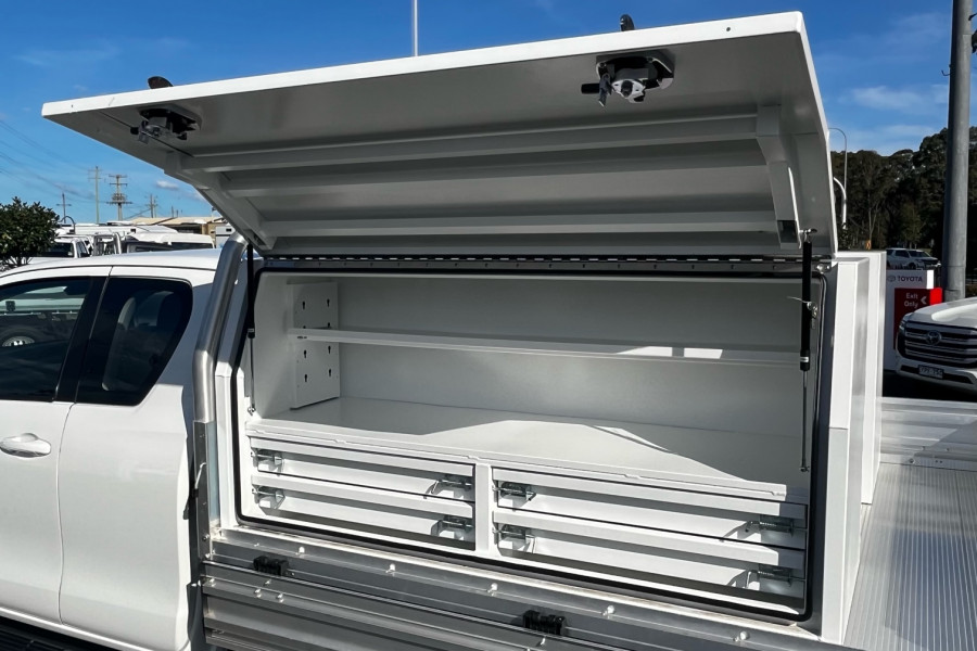 2024 Toyota HiLux GUN126R SR Cab Chassis Image 7