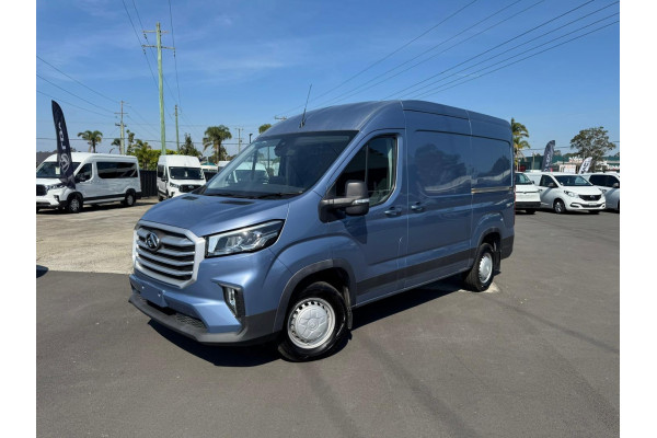 2023 LDV Deliver 9  11-Seat Bus