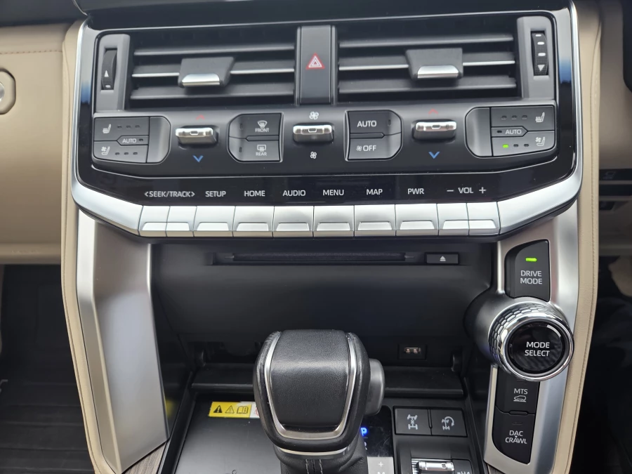 2024 Toyota LandCruiser FJA300R VX SUV Image 20