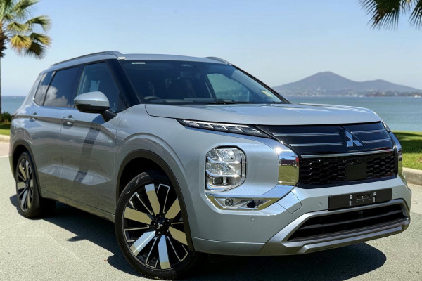 2025 Mitsubishi Outlander ZM Exceed SUV Image 1