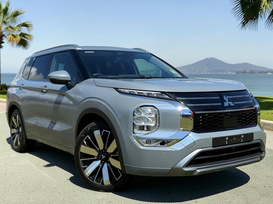 2025 Mitsubishi Outlander ZM Exceed SUV Image 1
