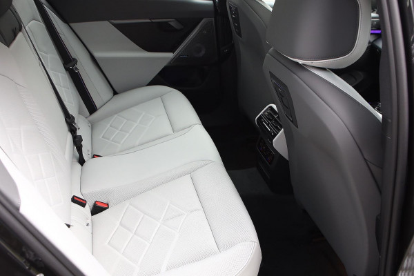 2026 BMW 5 Series G60 540d xDrive Sedan image 7