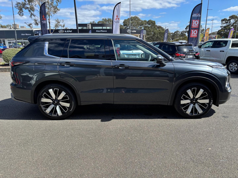 2025 Mitsubishi Outlander ZM Exceed SUV Image 8