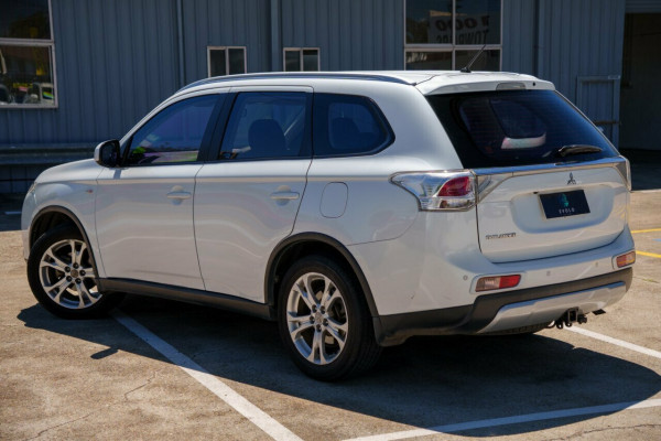 2014 MY14.5 Mitsubishi Outlander ZJ ES Wagon Image 2