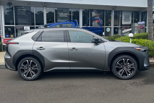 2024 Toyota bZ4X YEAM15R Hi-Spec AWD SUV Image 3