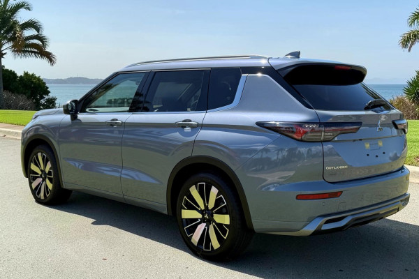2025 Mitsubishi Outlander ZM Exceed SUV Image 5