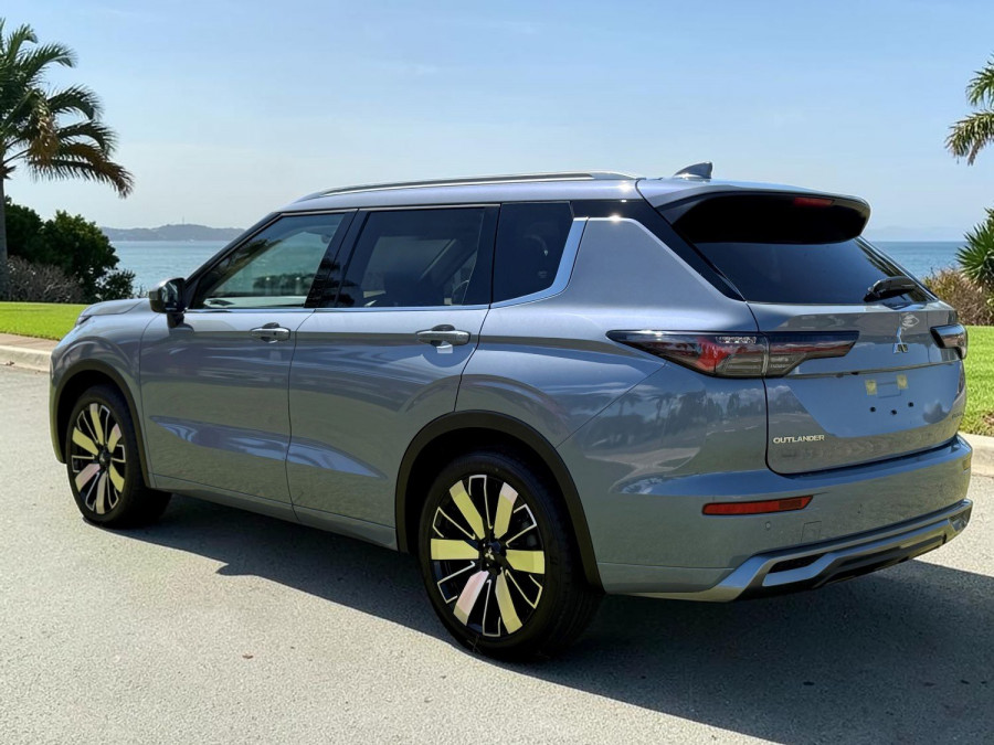 2025 Mitsubishi Outlander ZM Exceed SUV Image 5