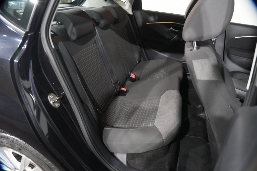 2014 Volkswagen Polo 81TSI Comfortline Hatch Image 24