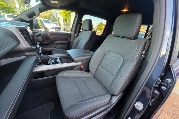 2026 Ram 1500 DT Express Black Edition Hurricane SO Ute Image 5