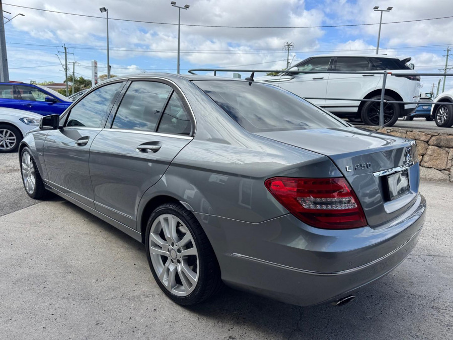 2012 Mercedes-Benz C-Class W204 C250 BlueEFFICIENCY Elegance Sedan Image 11