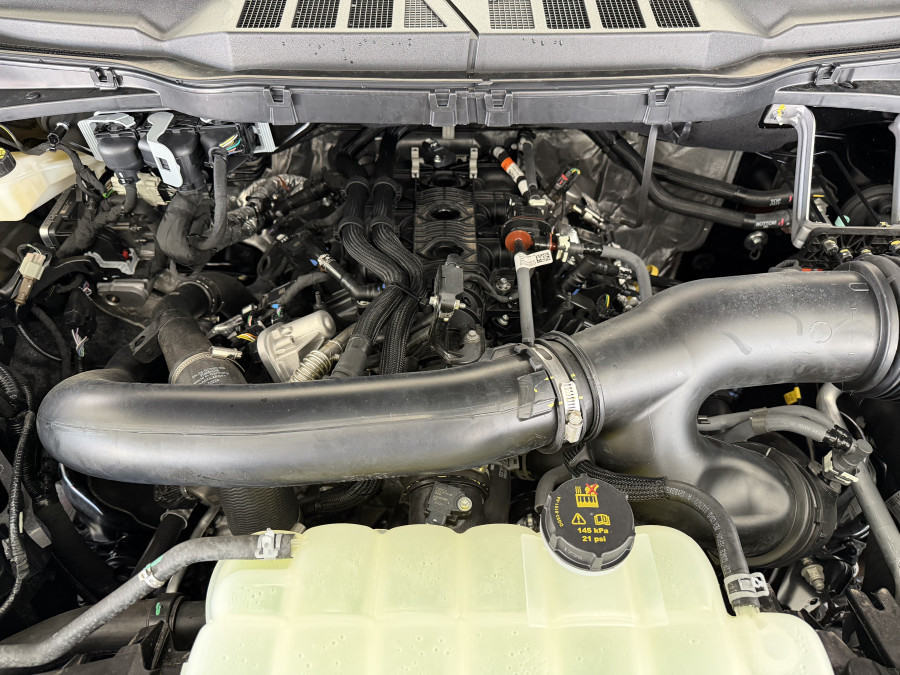 2024 Ford F-150  Lariat Dual Cab Image 13