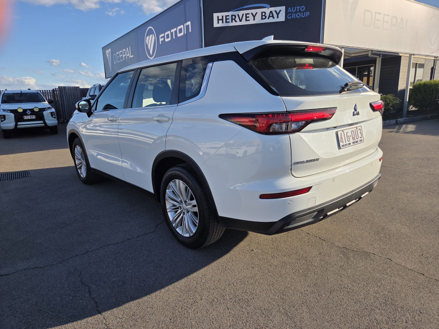 2023 MY24 Mitsubishi Outlander ZM ES SUV Image 6