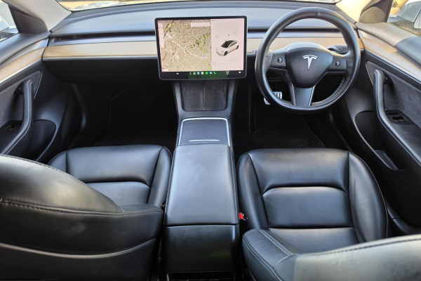 2021 Tesla Model 3  Performance Sedan Image 18
