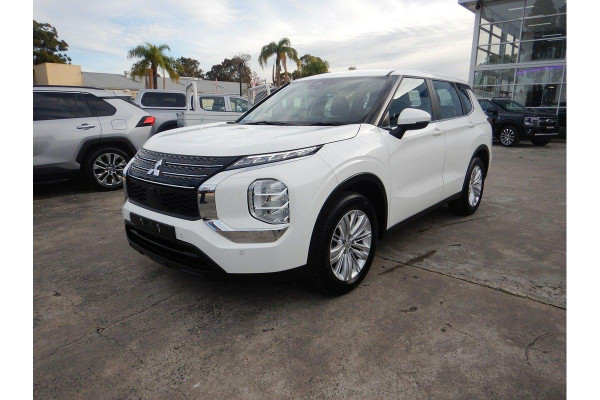 2024 Mitsubishi Outlander ZM ES SUV