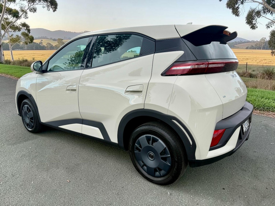 2025 BYD ATTO 1  Essential Hatch Image 6